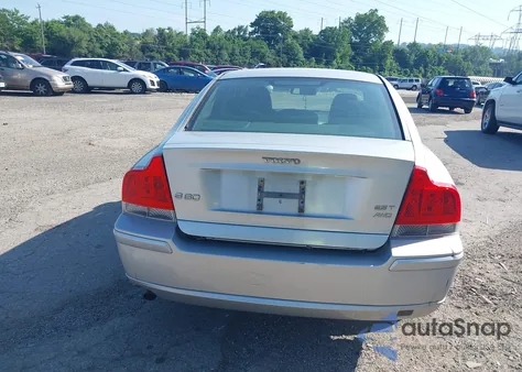 2005 Volvo S60 2.5T Awd z USA, uszkodzony, nr VIN YV1RH592X52478479